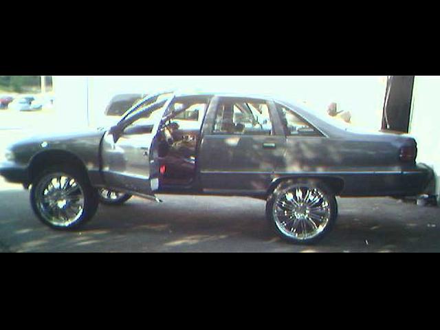 Caprice-on-24s-8in-lift-lg.jpg
