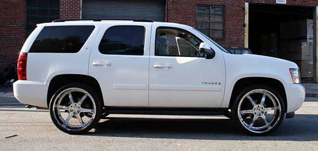 Player814Chrome26Tahoe1.jpg - Tahoe on 26" 814 Chrome